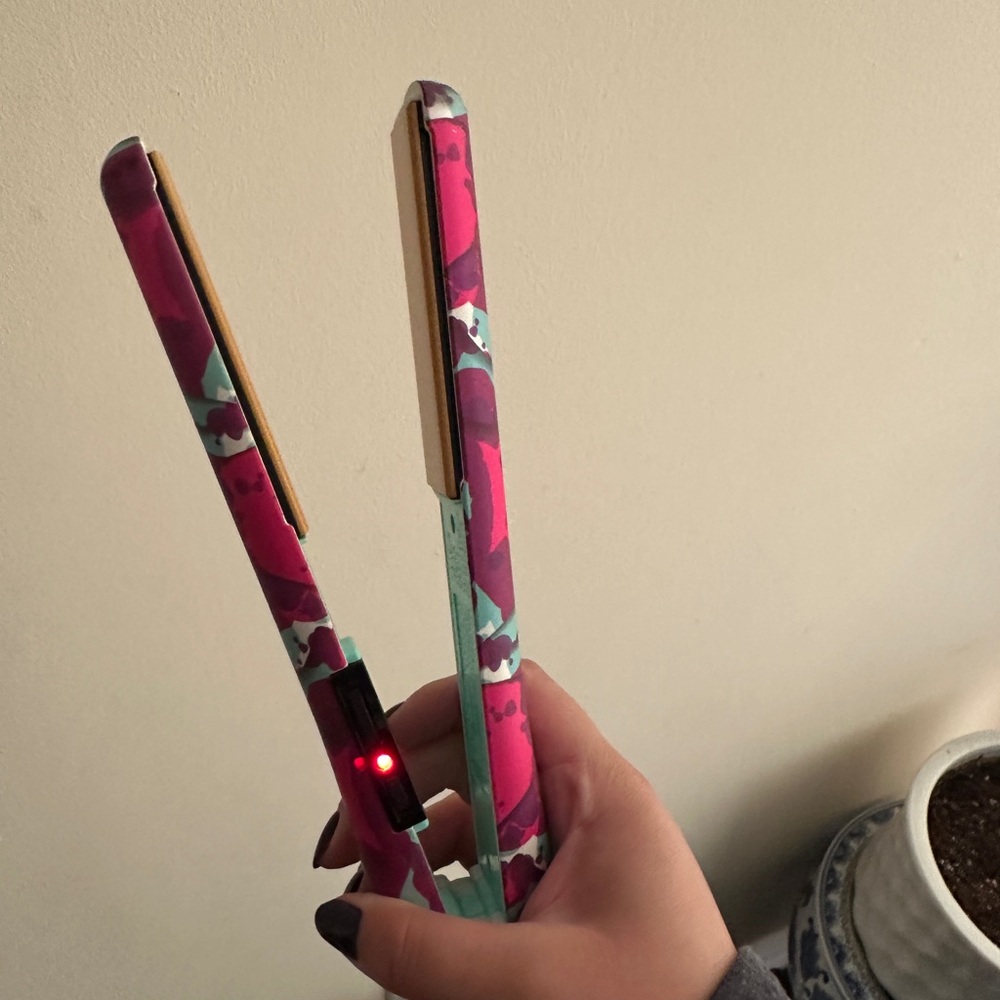 CHI Air Pink and Teal Flat Iron - Picture 5 of 5